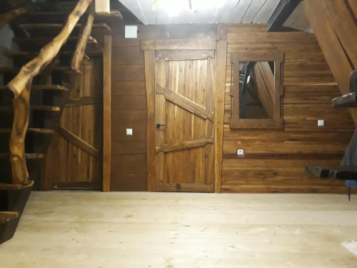 Oak House Apartment Palyanytsya Ngoại thất bức ảnh